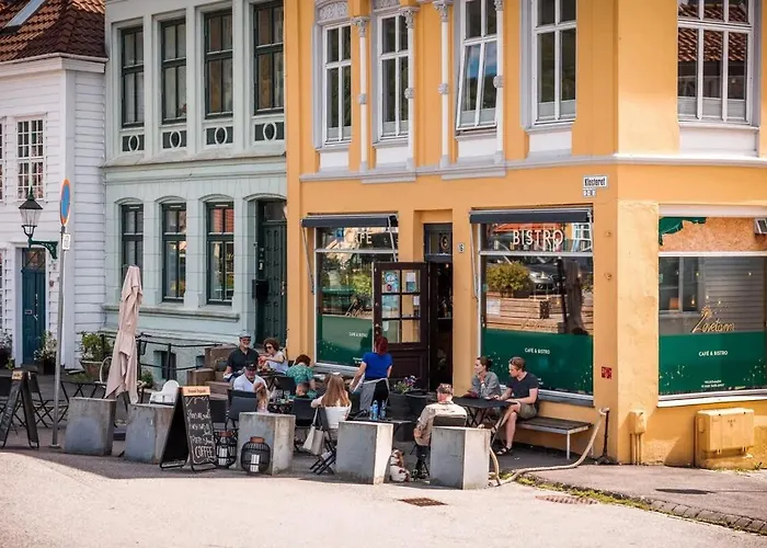 Heart Of Great View From Patio Renovated Bergen